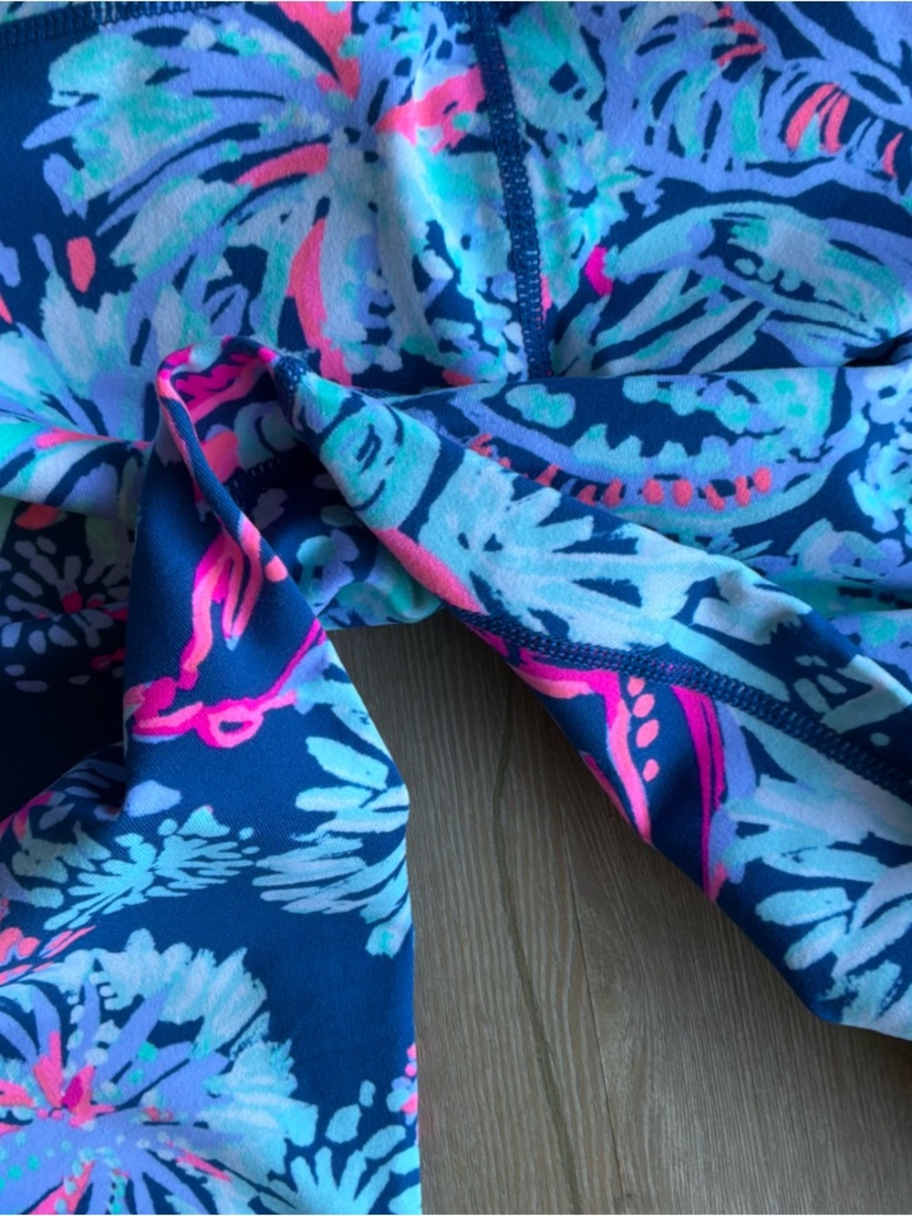 Lilly Pulitzer Maralyn Weekender Legging  Gypsea Girl Size Medium NWOT - Picture 10 of 16